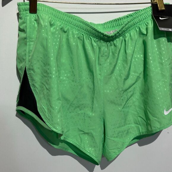 Nike Women's Green Dri-Fit Polka Dot Drawstring Athletic Shorts Size Large NWT - Picture 2 of 10